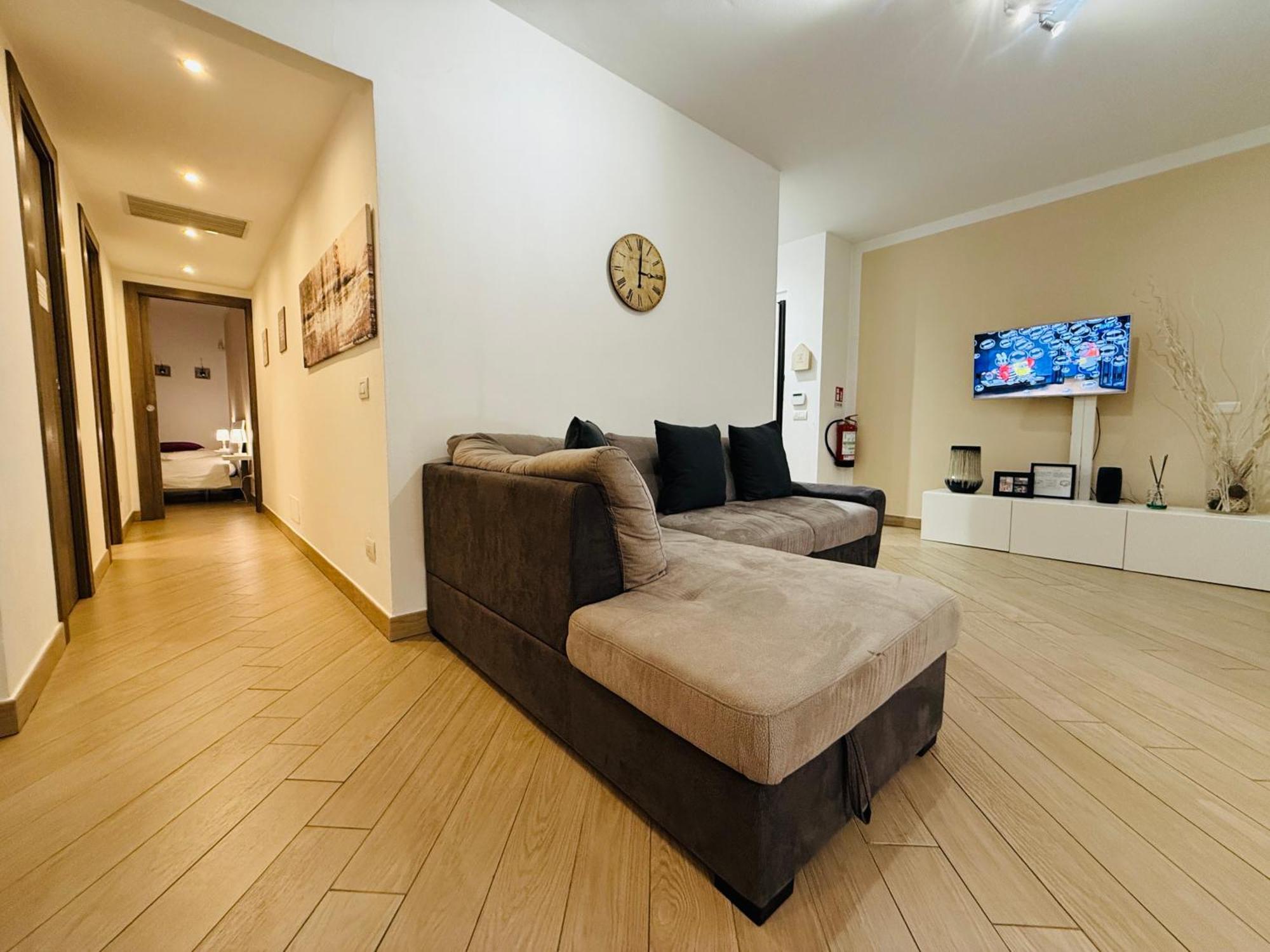 Comecasa Modern Apartment In Historical Centre Asti Exterior photo
